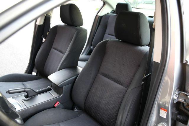 Photo of 2010 Liquid Silver Metallic Mazda Mazda3