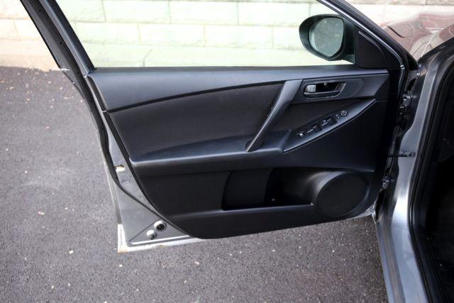 Photo of 2010 Liquid Silver Metallic Mazda Mazda3