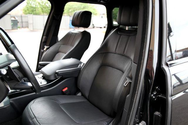 Photo of 2018 Santorini Black Land Rover Range Rover