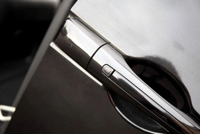 Photo of 2023 Brilliant Black Crystal Pearlcoat Chrysler Pacifica