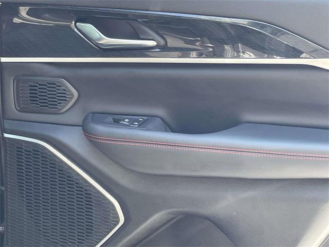 Photo of 2022 Baltic Gray Metallic Clearcoat Jeep Grand Cherokee