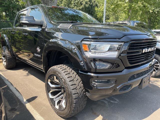Photo of 2020 Diamond Black Crystal Pearlcoat RAM 1500