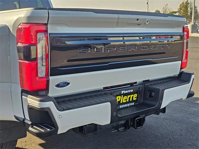 Photo of 2025 White Ford F-450