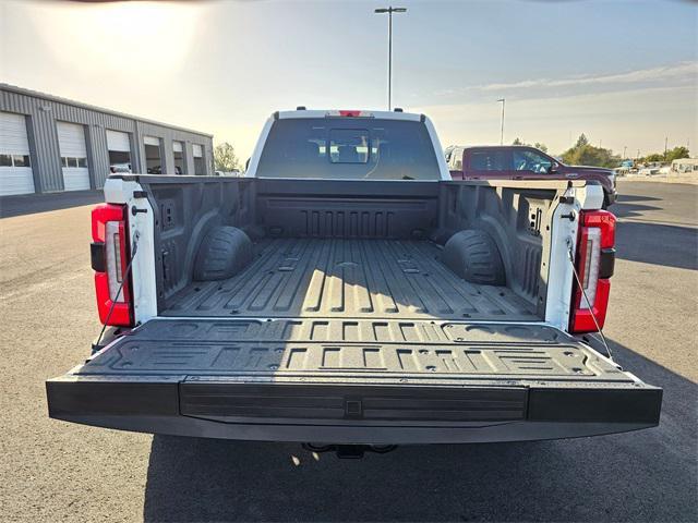 Photo of 2025 White Ford F-450