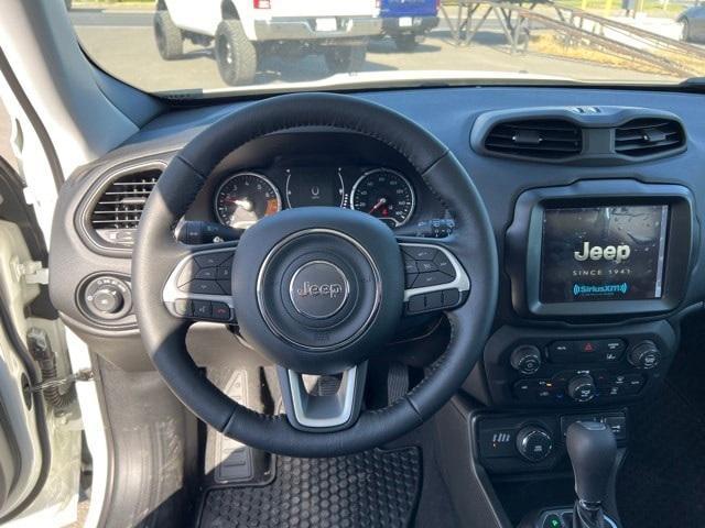 Photo of 2023 Alpine White Clearcoat Jeep Renegade