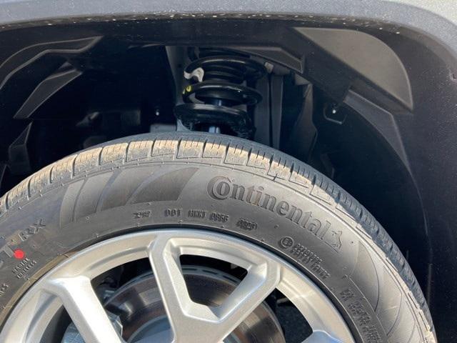 Photo of 2023 Alpine White Clearcoat Jeep Renegade