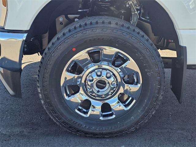 Photo of 2025 White Metallic Ford F-350