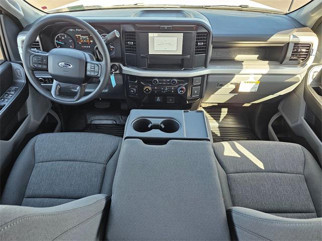 Photo of 2025 Oxford White Ford F-250