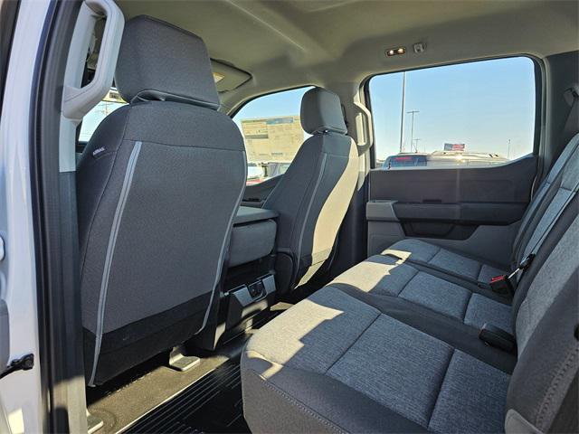 Photo of 2025 Oxford White Ford F-250