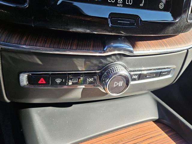 Photo of 2025 Blue Volvo XC60