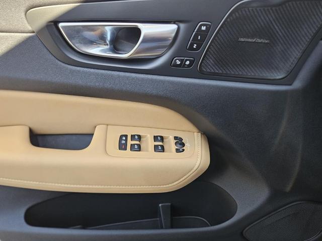 Photo of 2025 Blue Volvo XC60