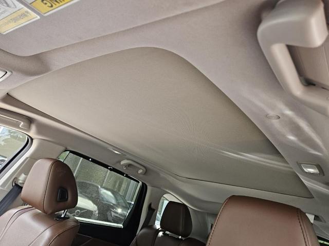 Photo of 2022 Gray Acura MDX