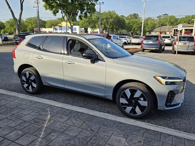 Photo of 2025 Vapour Gray Volvo XC60 Plug-In Hybrid