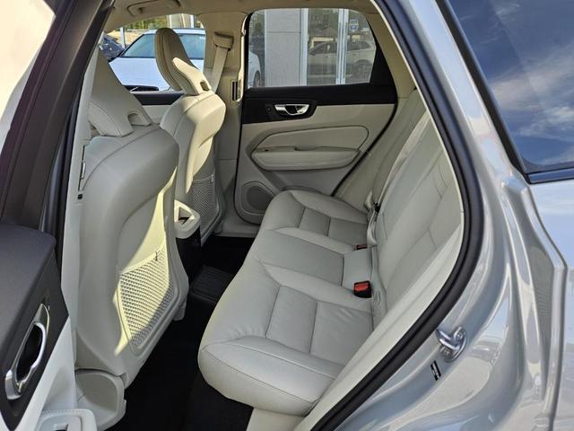 Photo of 2025 Vapour Gray Volvo XC60 Plug-In Hybrid
