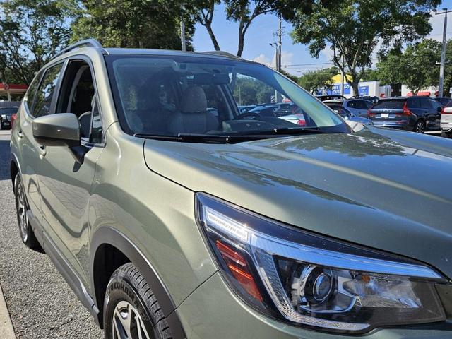 Photo of 2020 Jasper Green Metallic Subaru Forester