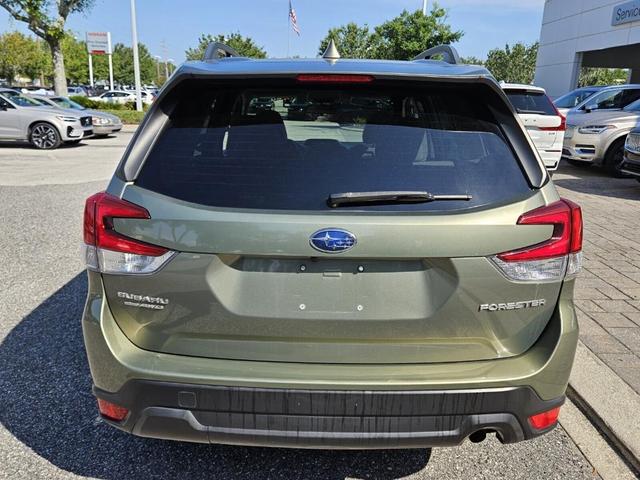 Photo of 2020 Jasper Green Metallic Subaru Forester