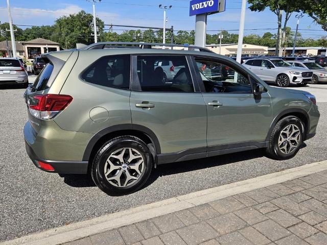 Photo of 2020 Jasper Green Metallic Subaru Forester