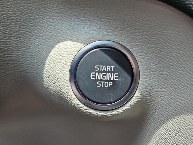 Photo of 2025 Onyx Black Volvo XC40