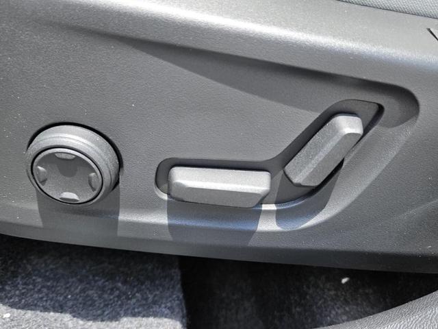 Photo of 2025 Onyx Black Volvo XC40