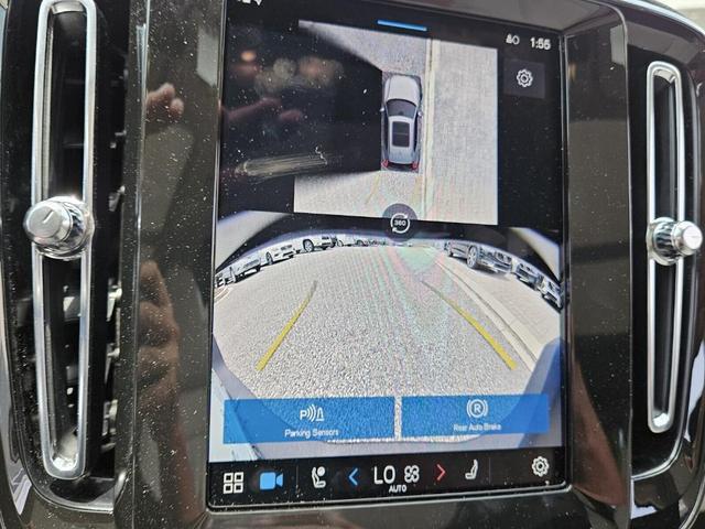Photo of 2025 Onyx Black Volvo XC40