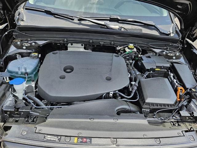 Photo of 2025 Onyx Black Volvo XC40