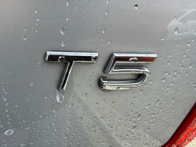 Photo of 2020 Bright Silver Metallic Volvo XC90