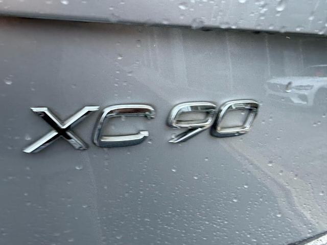 Photo of 2020 Bright Silver Metallic Volvo XC90