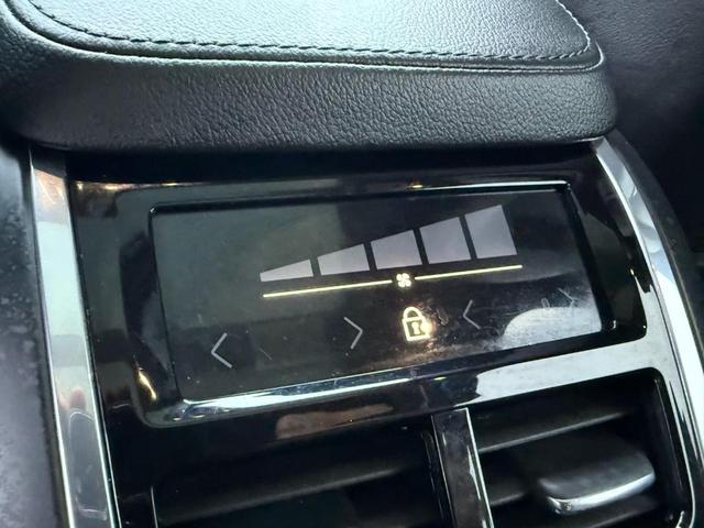 Photo of 2020 Bright Silver Metallic Volvo XC90