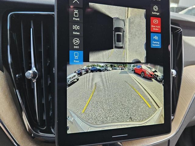 Photo of 2026 Bright Volvo XC60