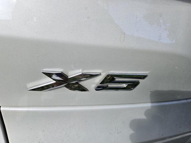 Photo of 2021 Mineral White Metallic BMW X5