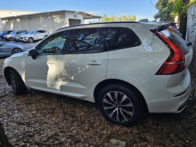 Photo of 2024 Crystal White Metallic Volvo XC60