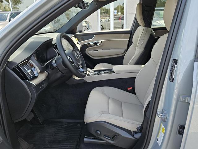 Photo of 2025 Vapour Gray Volvo XC90 Plug-In Hybrid