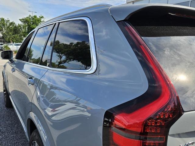 Photo of 2025 Vapour Gray Volvo XC90 Plug-In Hybrid