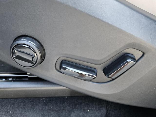 Photo of 2025 Vapour Gray Volvo XC90 Plug-In Hybrid