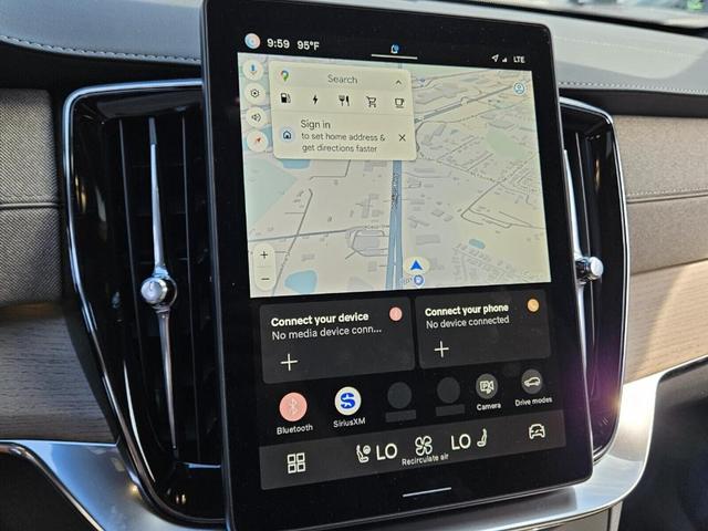 Photo of 2025 Vapour Gray Volvo XC90 Plug-In Hybrid
