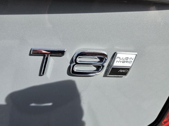 Photo of 2025 Vapour Gray Volvo XC90 Plug-In Hybrid