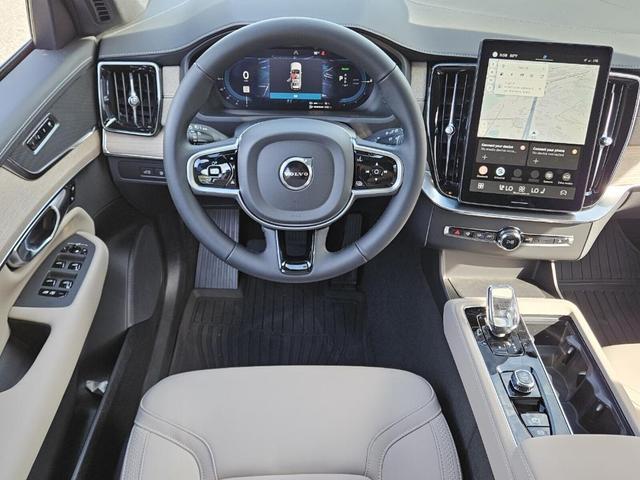 Photo of 2025 Vapour Gray Volvo XC90 Plug-In Hybrid