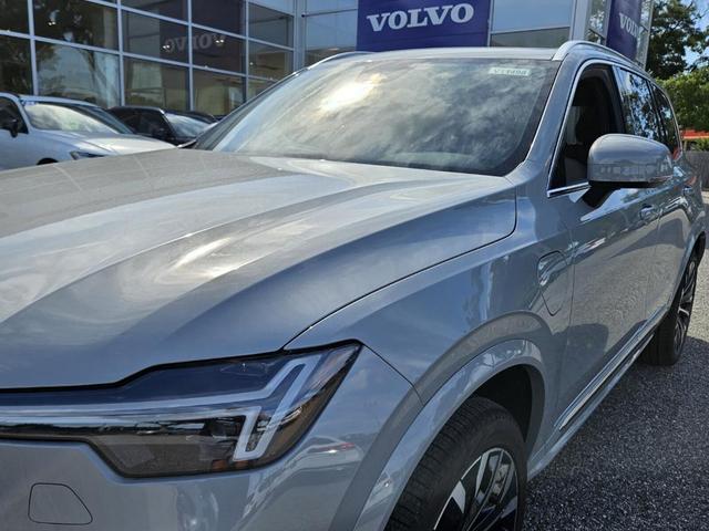 Photo of 2025 Vapour Gray Volvo XC90 Plug-In Hybrid