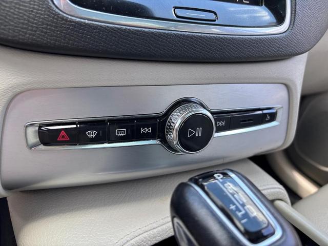 Photo of 2017 White Volvo XC90