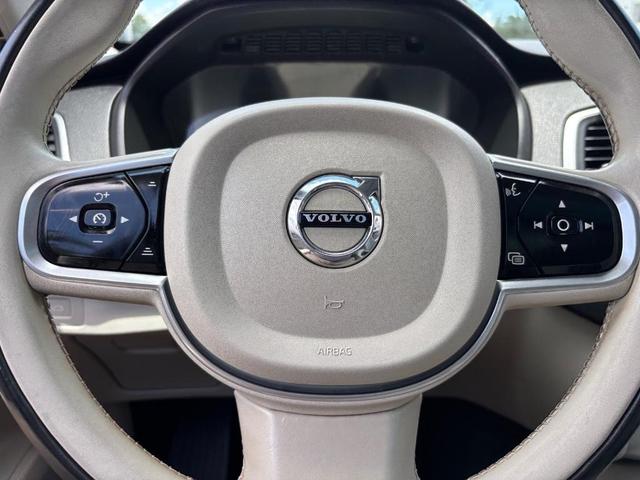 Photo of 2017 White Volvo XC90