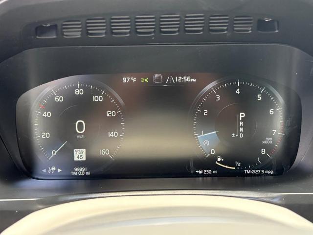 Photo of 2017 White Volvo XC90