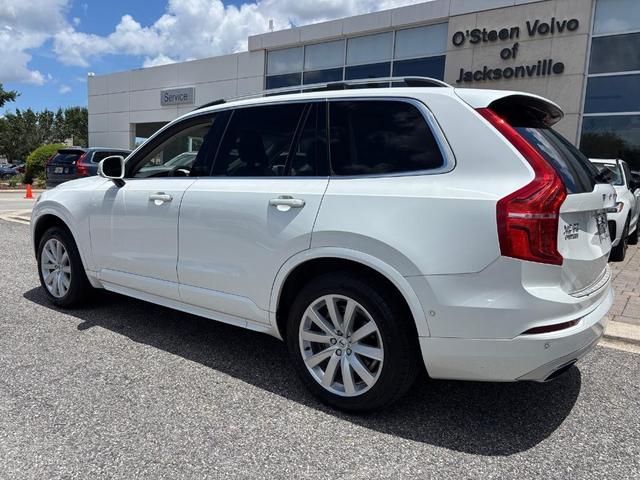 Photo of 2017 White Volvo XC90