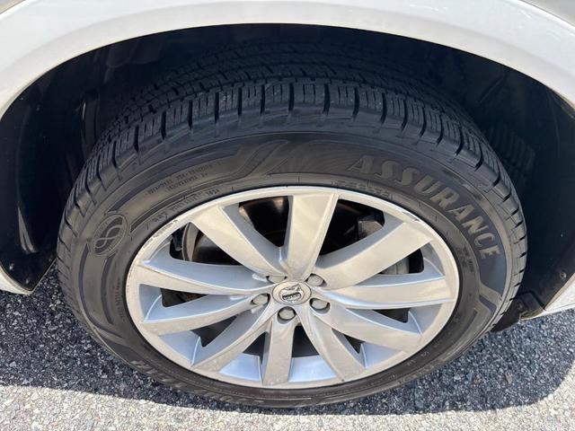 Photo of 2017 White Volvo XC90