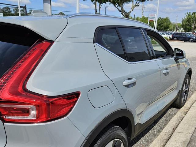 Photo of 2025 Vapour Gray Volvo XC40