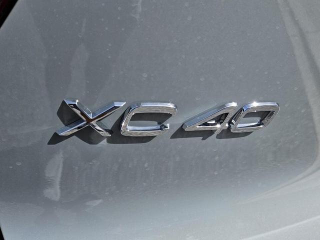 Photo of 2025 Vapour Gray Volvo XC40