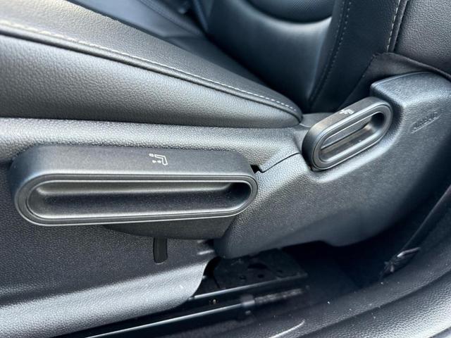 Photo of 2018 Electric Blue Metallic MINI Convertible