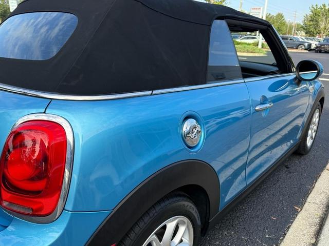 Photo of 2018 Electric Blue Metallic MINI Convertible