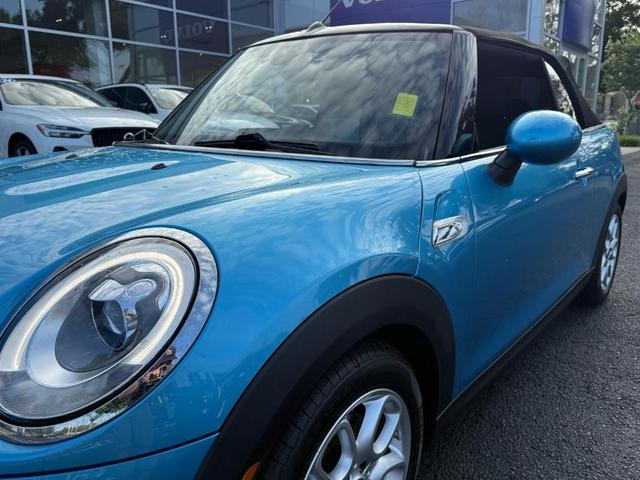 Photo of 2018 Electric Blue Metallic MINI Convertible