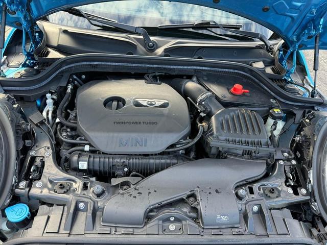 Photo of 2018 Electric Blue Metallic MINI Convertible