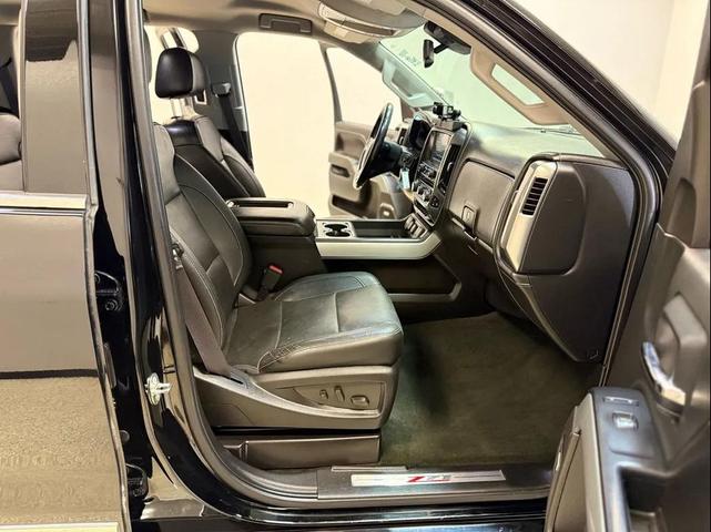 Photo of 2016 Black Chevrolet Silverado 2500